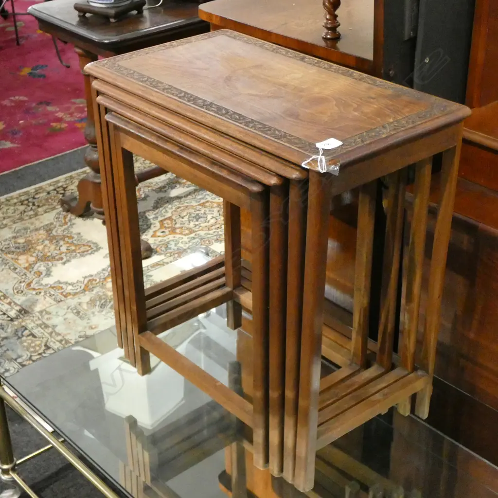 4 SMALL NESTING TABLES W. 570MM Image 1++