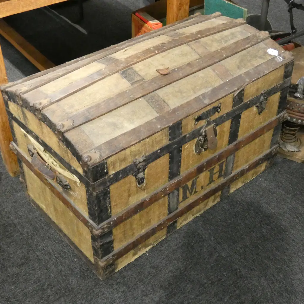 OLD CAPTAINS SEA CHEST - DISTRESSED H.580MM L.900MM D.500MM Image 1++