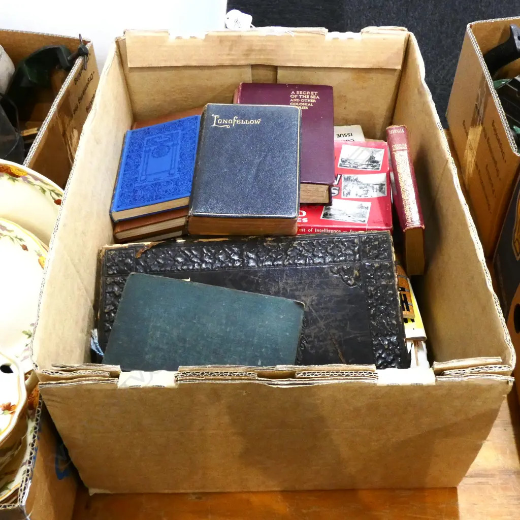 OLD BOOKS AND ASSORTED EPHEMERA Image 1++