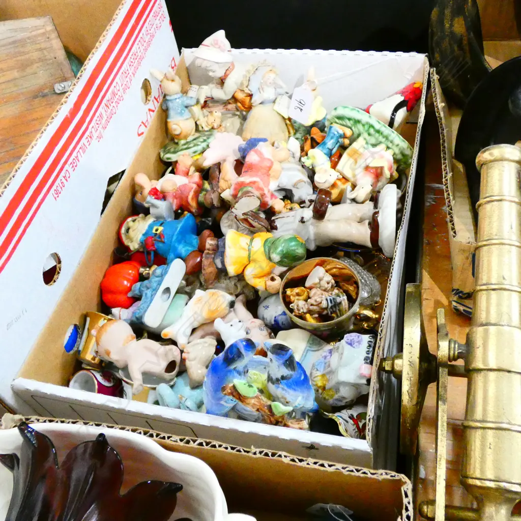 LARGE LOT OF MINIATURE ORNAMENTS/WADE ETC Image 1++