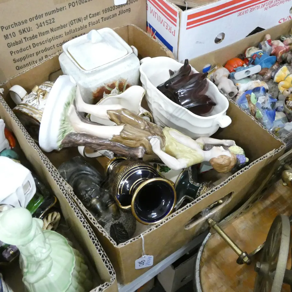 ASST CHINA TEAPOT/FIGURES ETC Image 1++