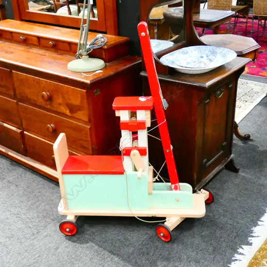 MODEL CRANE KIDS TOY