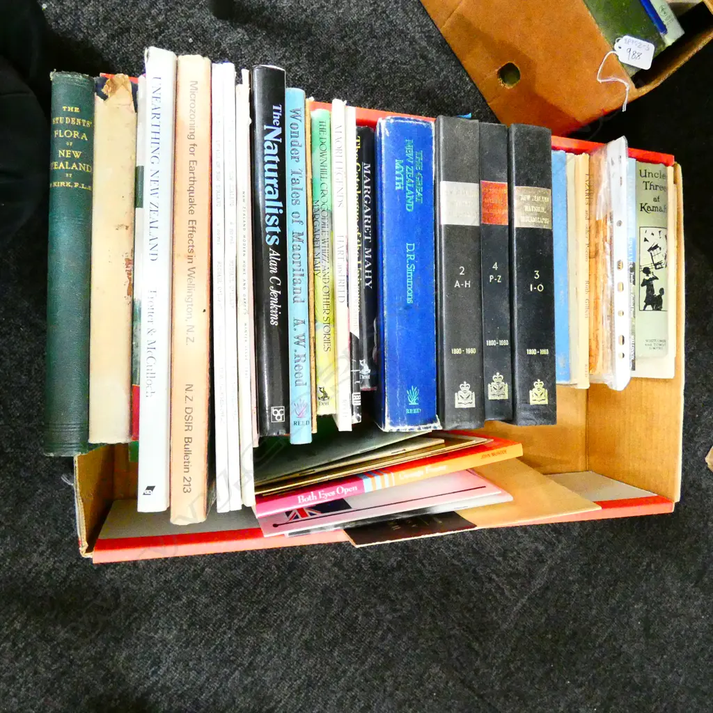 BOX OF NEW ZEALAND BOOKS Image 1++