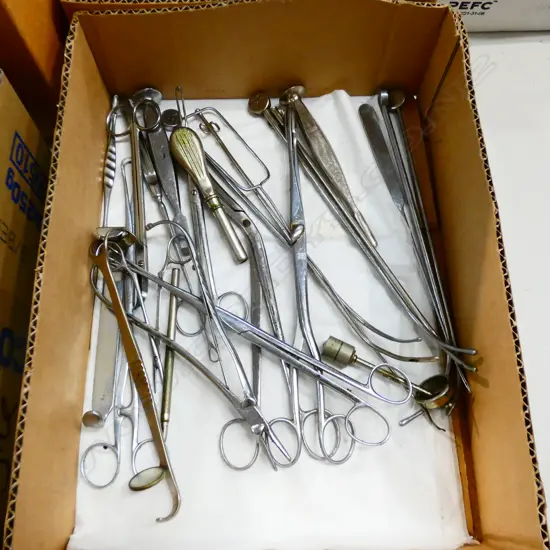 BOX OF VARIOUS MEDICAL/DOCTOR'S EQUIPMENT/TOOLS (APPROX 24 ITEMS)