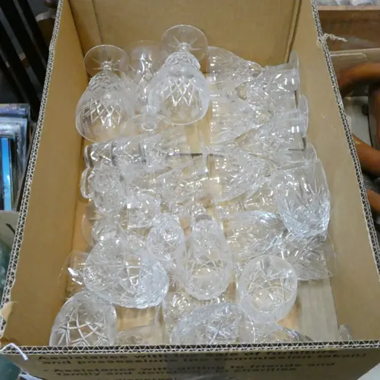 SELECTION OF CRYSTAL GLASSES, ETC