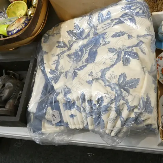 LARGE 'ROMO' CURTAIN, B&W ORIENTAL FIGURES, 2930 X 1300MM, AS NEW