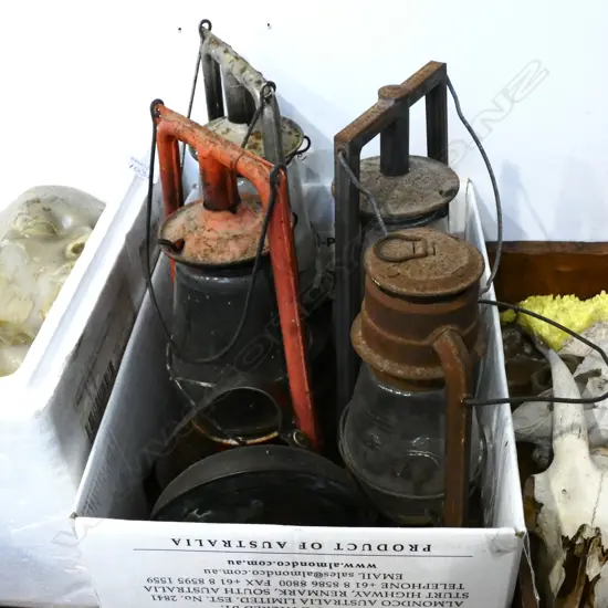 ASST KERO LAMPS+ COPPER KETTLE