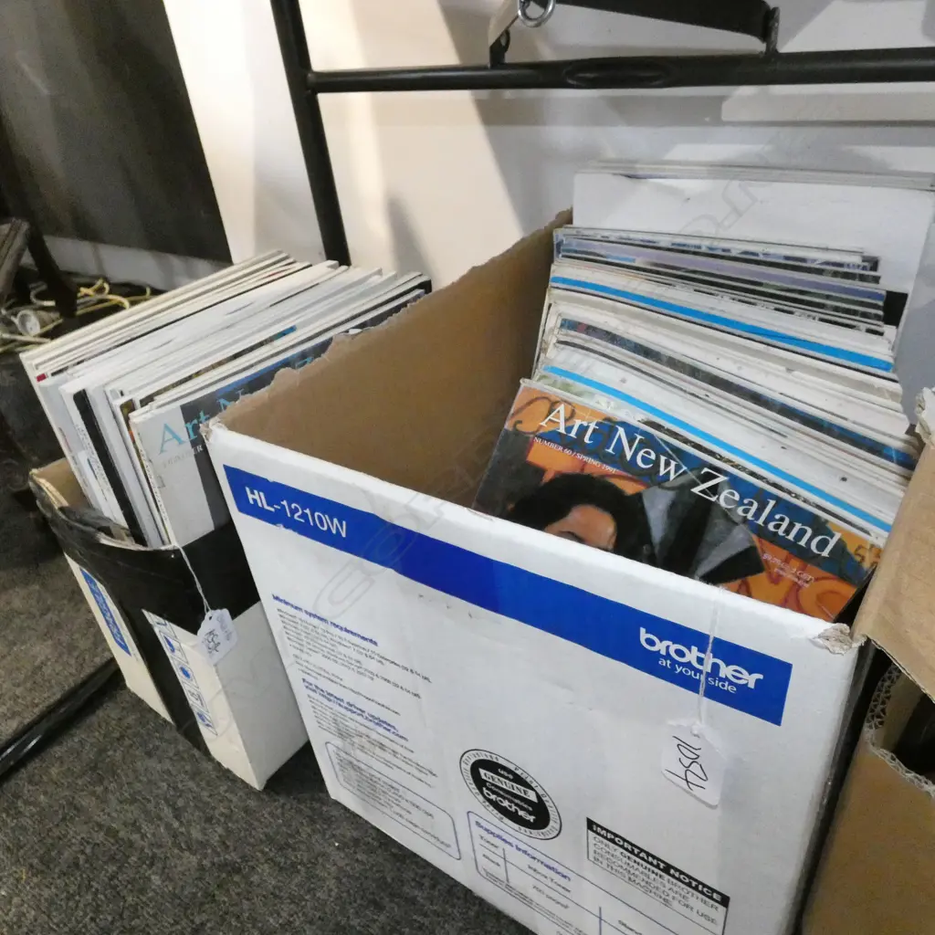 2 BOXES OF ART NEW ZEALND Image 1++