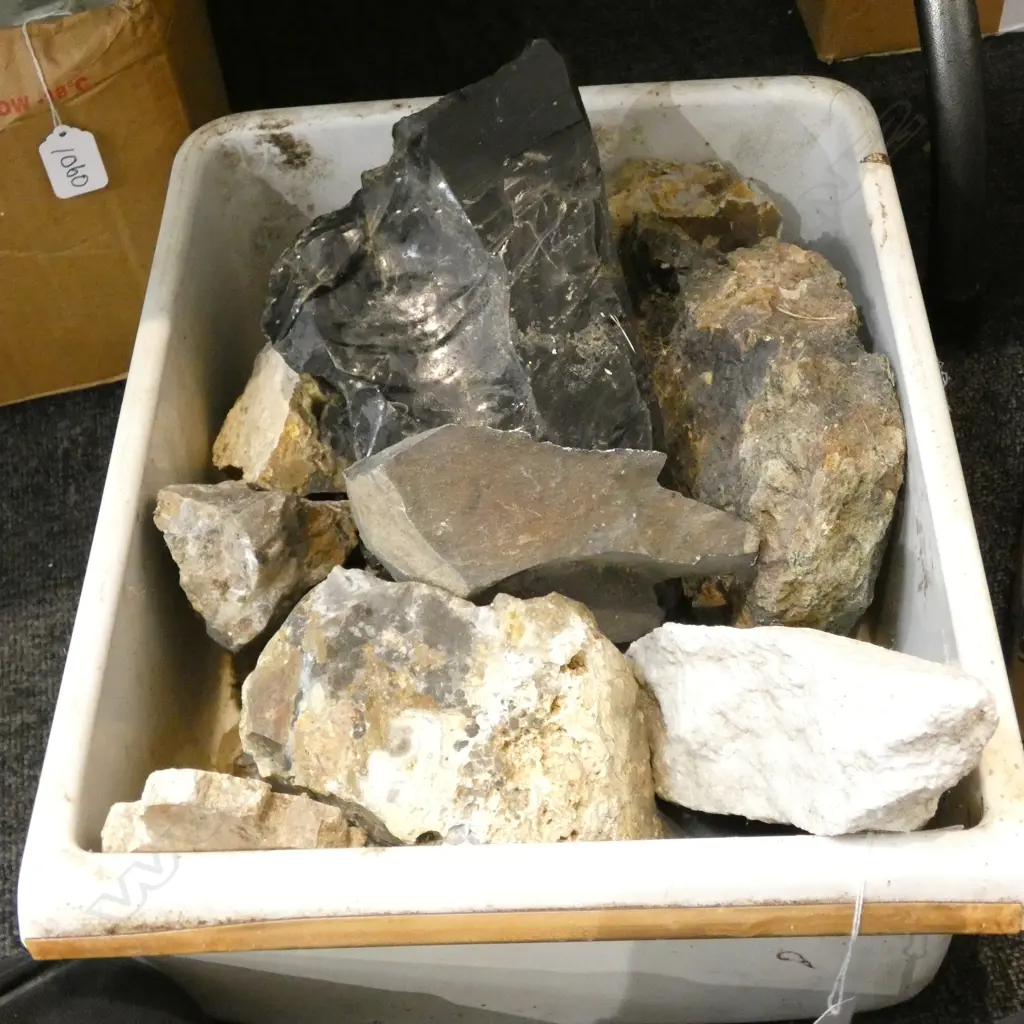 ASST ROCK SPECIMENS /OBSIDIAN ETC Image 1++