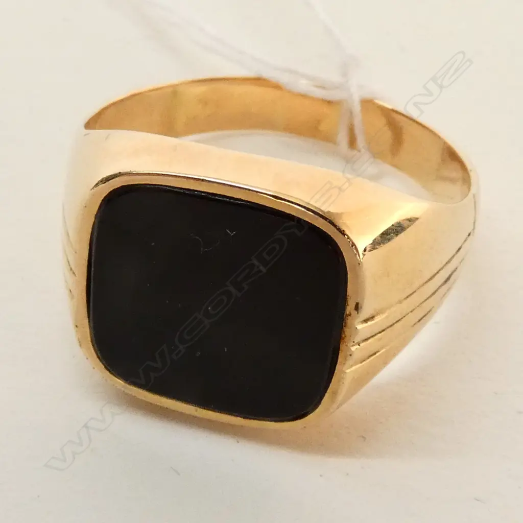 14CT GOLD & ONYX GENT'S RING 5.51gm Image 1++