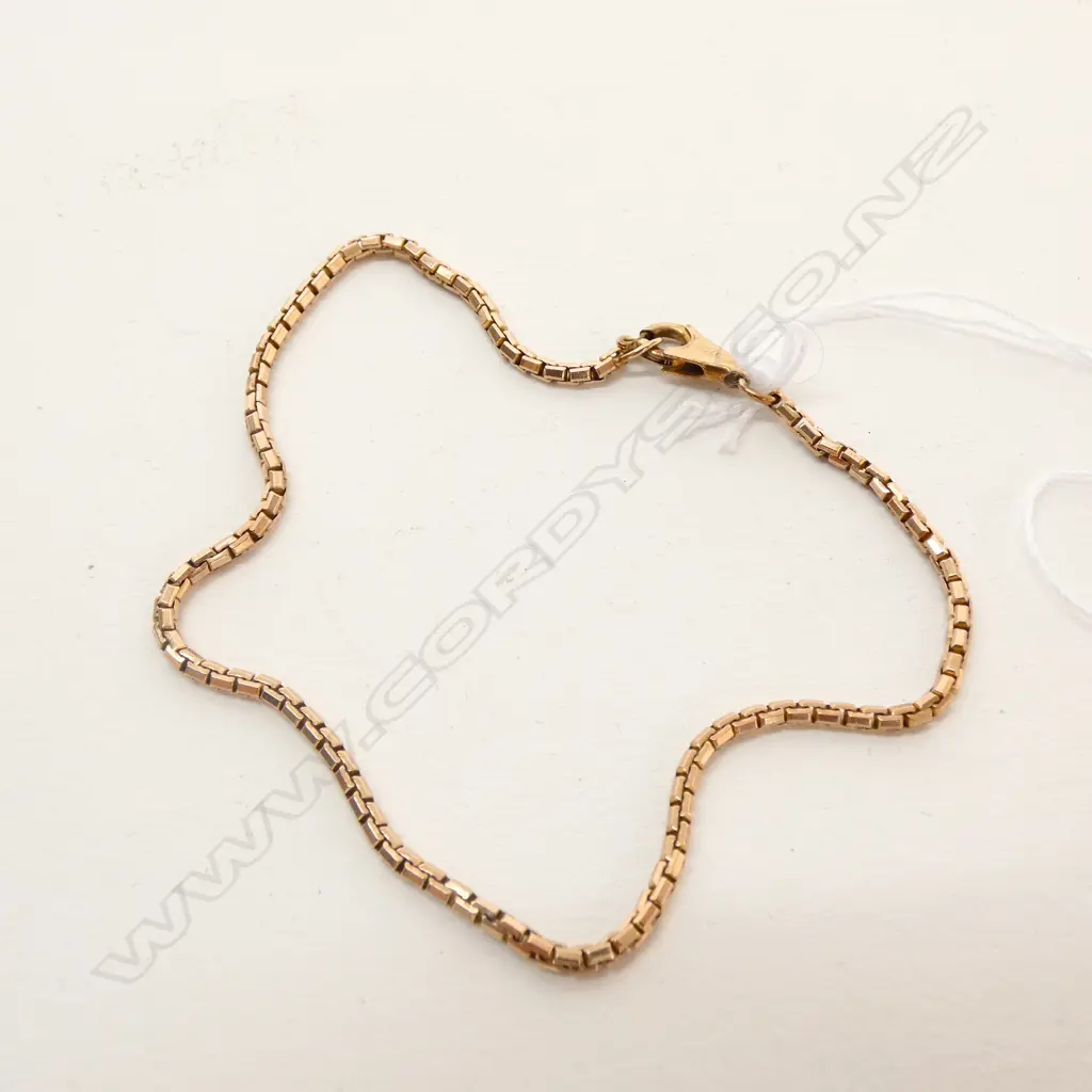 9CT GOLD BOX CHAIN BRACELET 3.2 GRAMS Image 1++