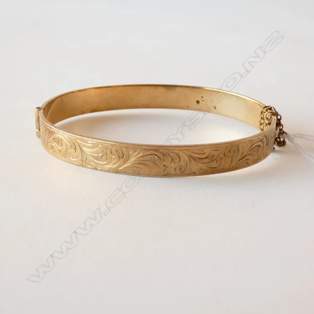 9ct LINED ON METAL CORE SNAP BRACELET/ENGRAVED ON ONE SIDE Image 1++