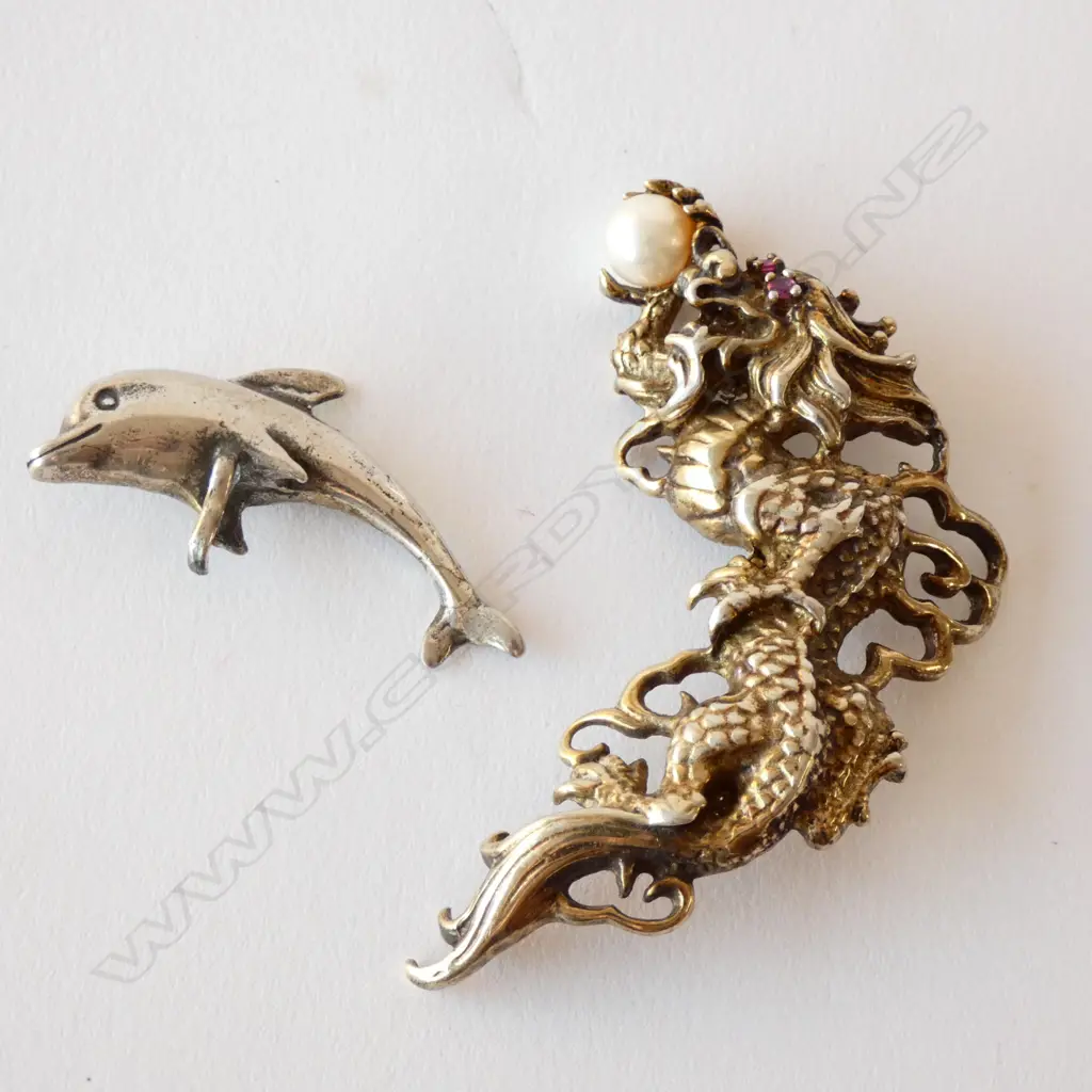 DRAGON BROOCH/SILVER DOLPHIN PENDANT Image 1++