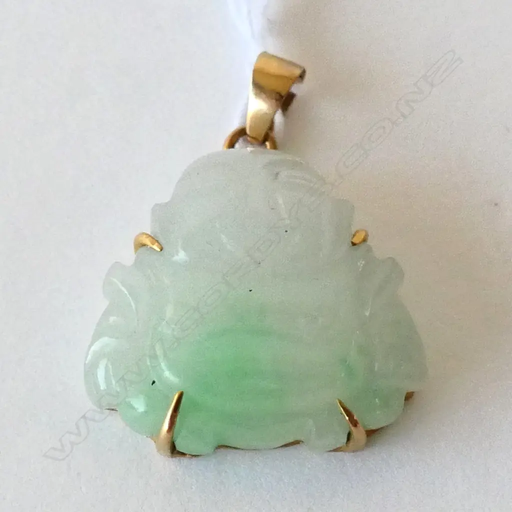 14/18CT JADEITE BUDDHA PENDANT Image 1++