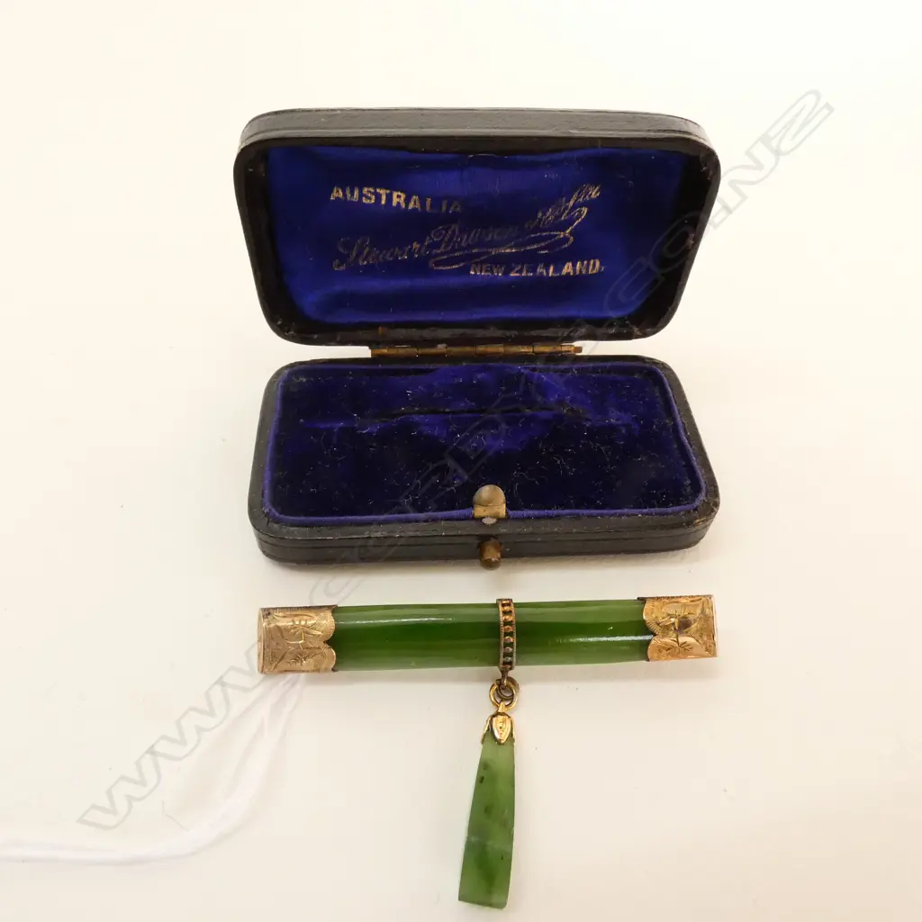 9CT AND GREENSTONE BROOCH WITH DROP Image 1++
