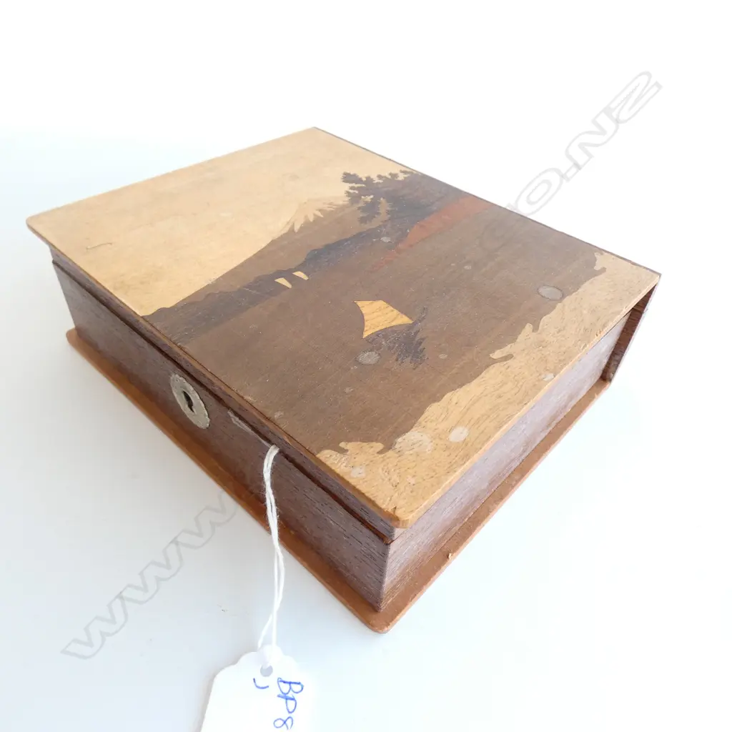INLAY BOX WITH ASST. COMMEMORATIVE COINS UK, NZ Image 1++