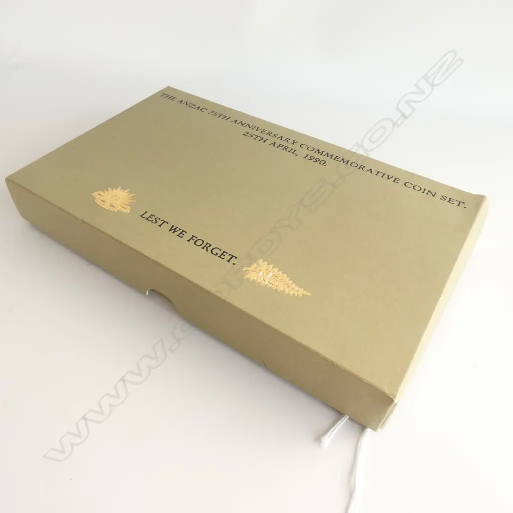 BOXED ANZAC COMMEMORATIVE COIN SET 1990 Image 1++