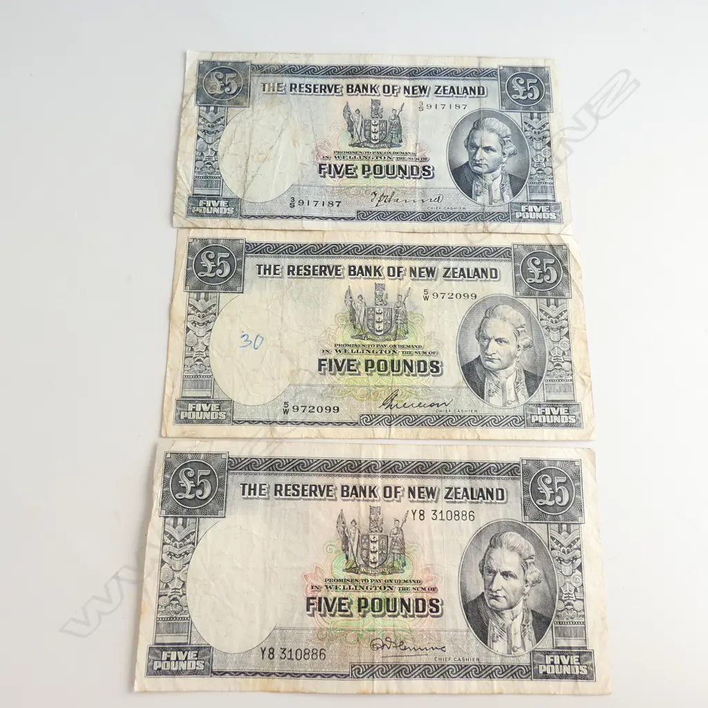 3 £5 NZ BANK NOTES Image 1++