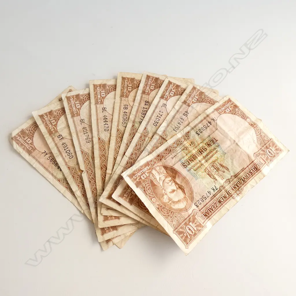 COLLECTION NZ 10 SHILLINGS BANK NOTES Image 1++