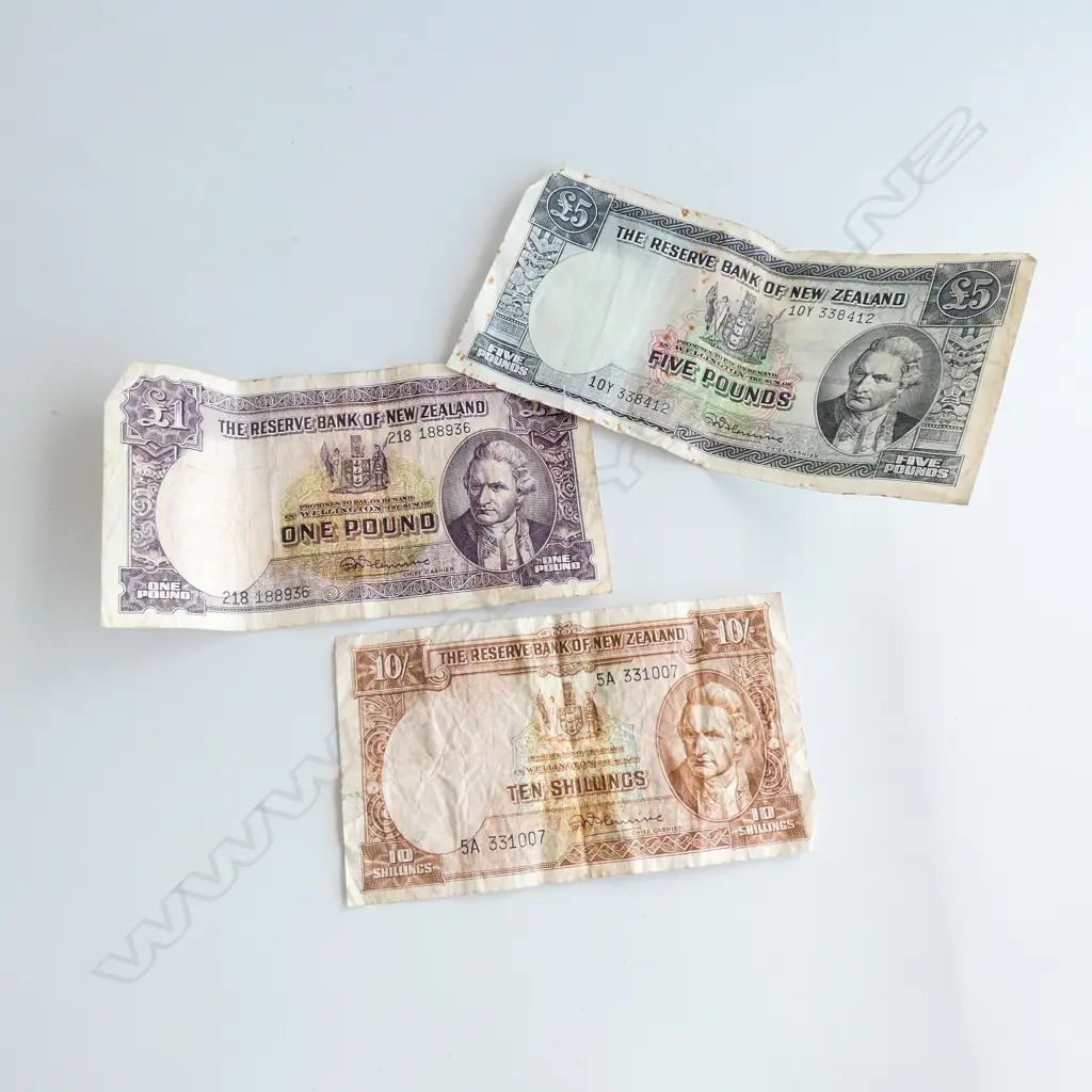 2 NZ BANK NOTES; £10, £5, £1 Image 1++