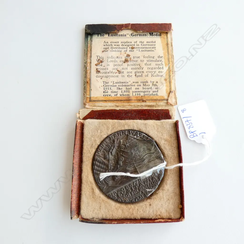 A WW1 1916 British propaganda replica Lusitania medal Image 1++
