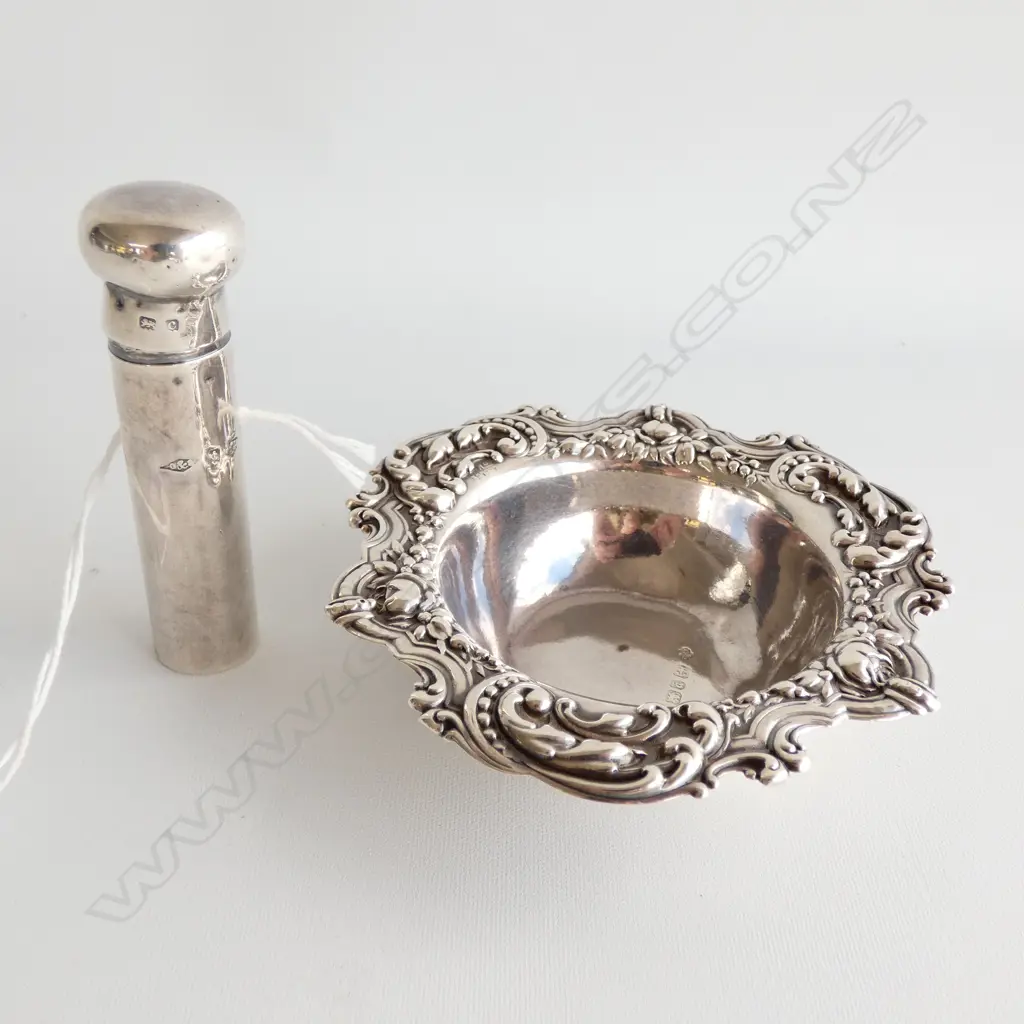 SILVER SMALL EMBOSSED DISH + VANITY JAR Image 1++
