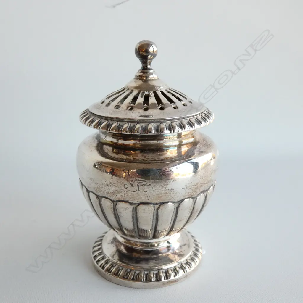 GEORGE III STG SILVER PEPPER POT LONDON 1814 84 GRAMS Image 1++
