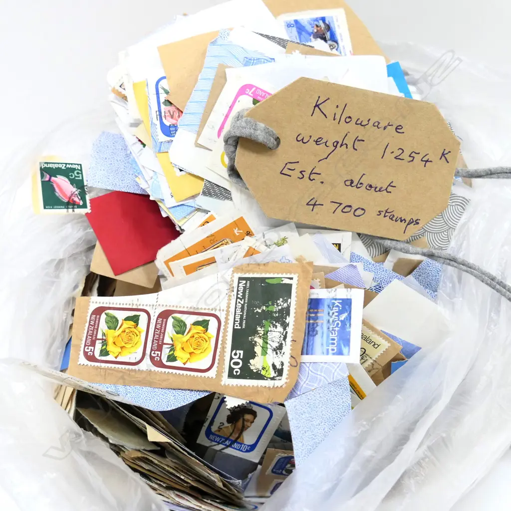 LGE BAG OF STAMPS Image 1++