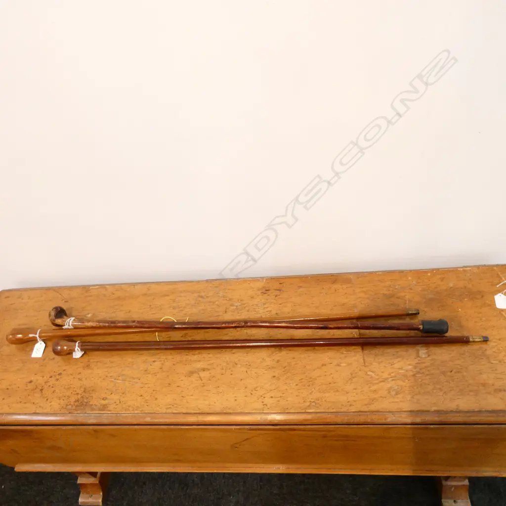 3 WOODEN KNOB WALKING STICKS L. 925MM Image 1++