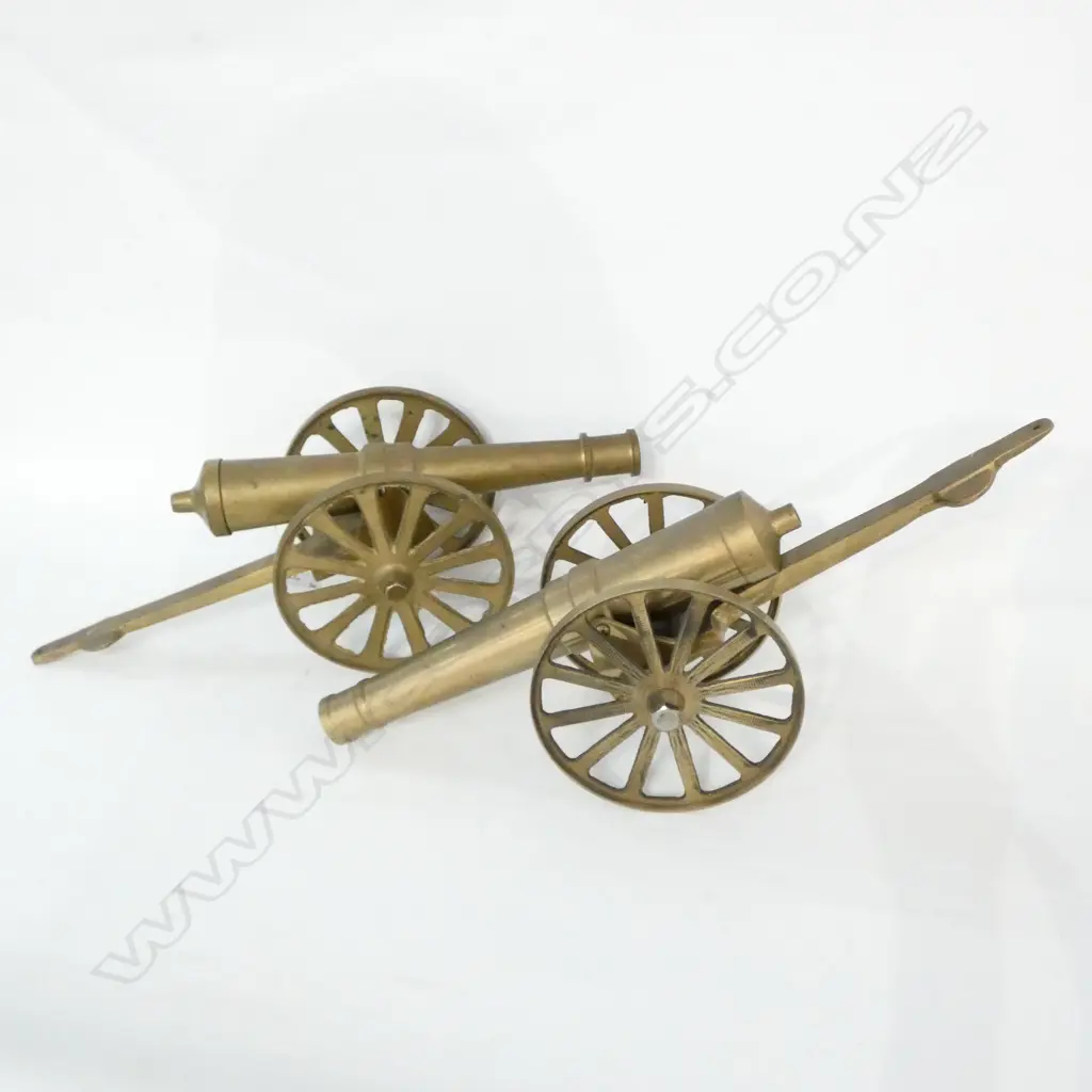 2 BRASS CANNONS l 410 mm Image 1++
