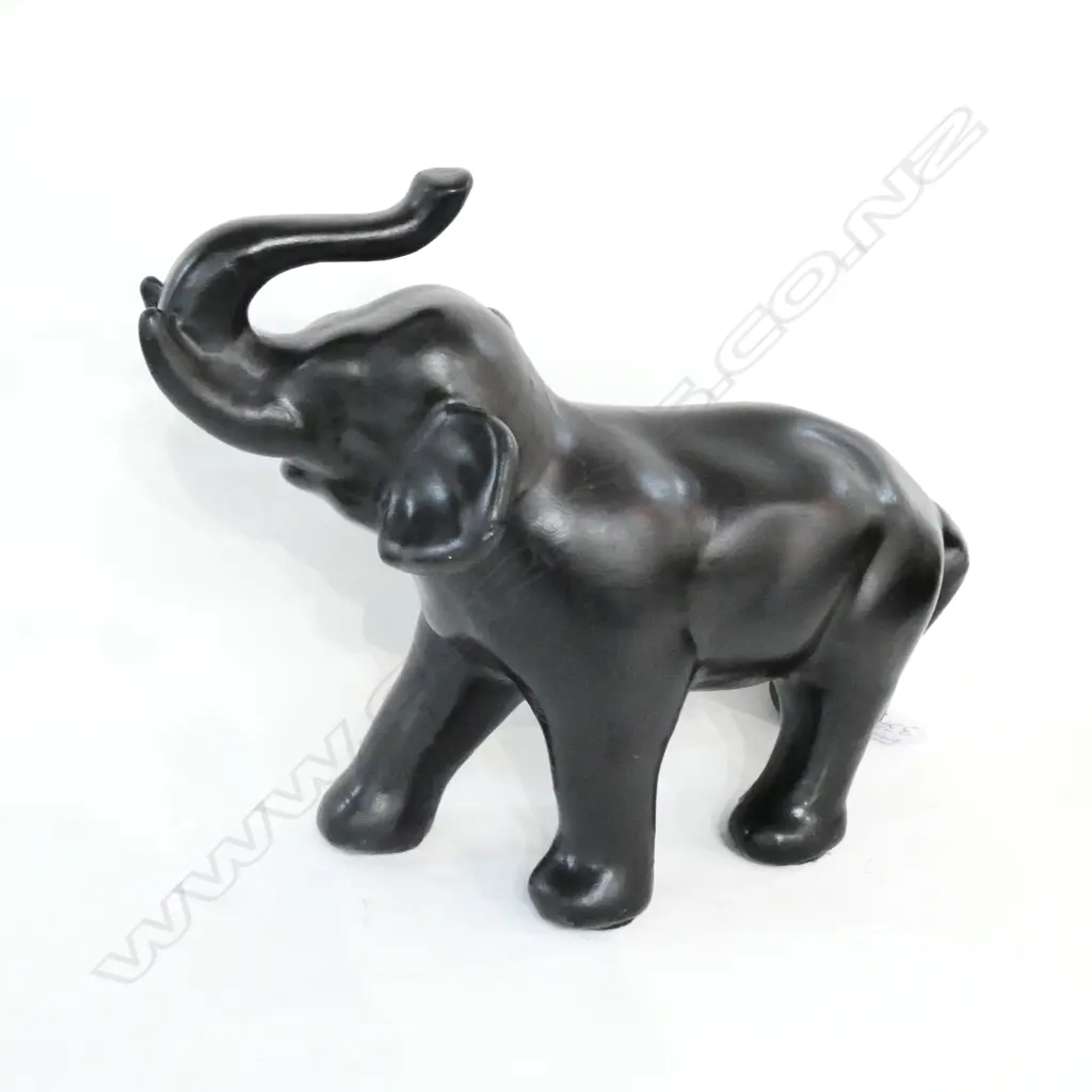 BLACK FINISHED POTTERY ELEPHANT Image 1++