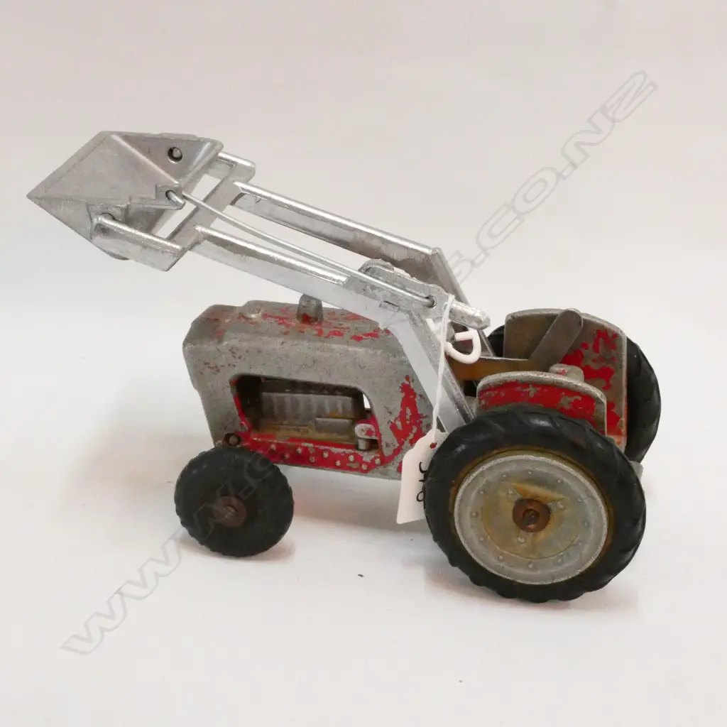 FUN HO TRACTOR 801? WITH FRONT SHOVEL, L.230mm Image 1++