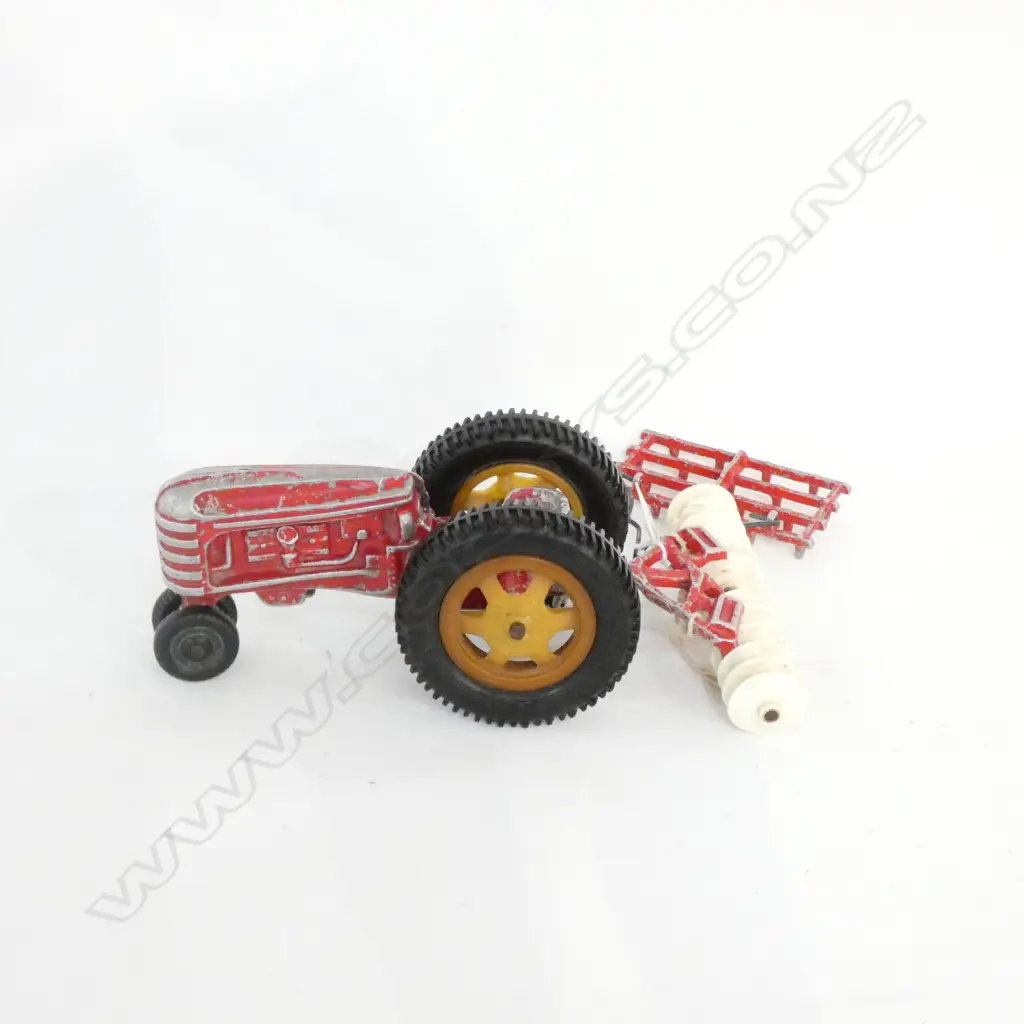 FUN HO TRACTOR WITH ROLLER & RAKE, L.220mm Image 1++