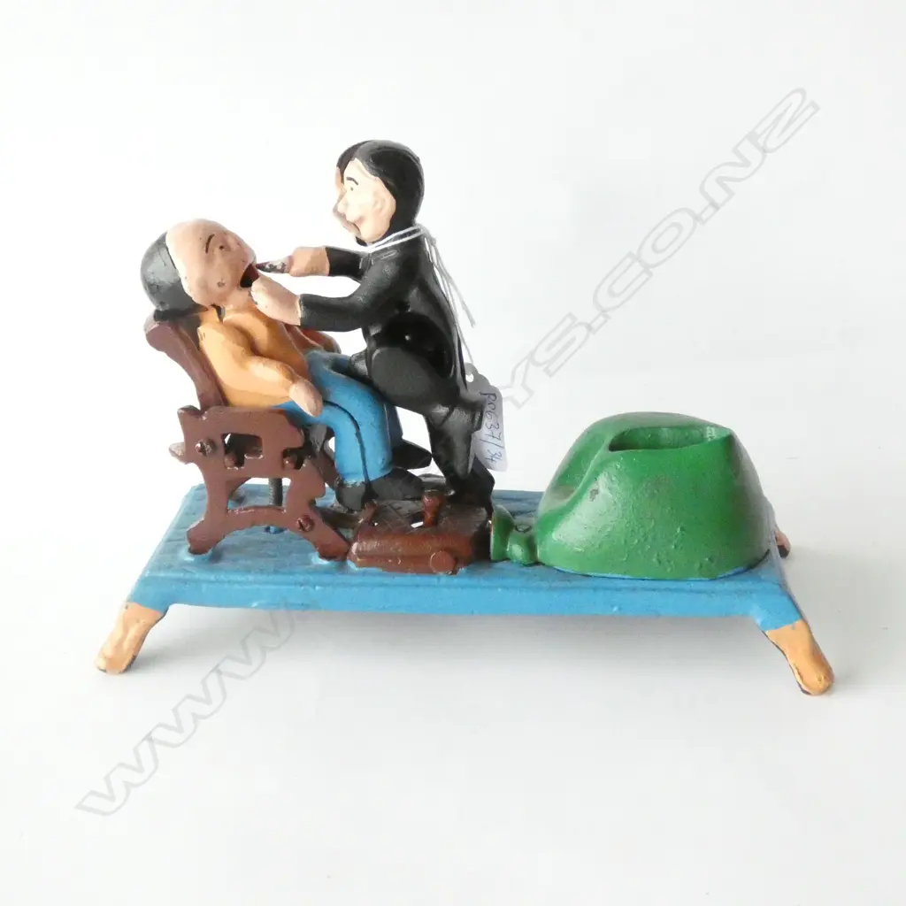 VINTAGE DENTIST TOY L. 215MM Image 1++