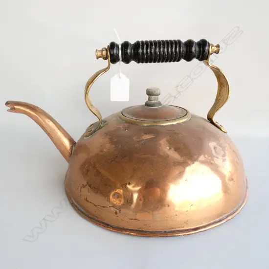 VICTORIAN COPPER KETTLE 255MM DIA