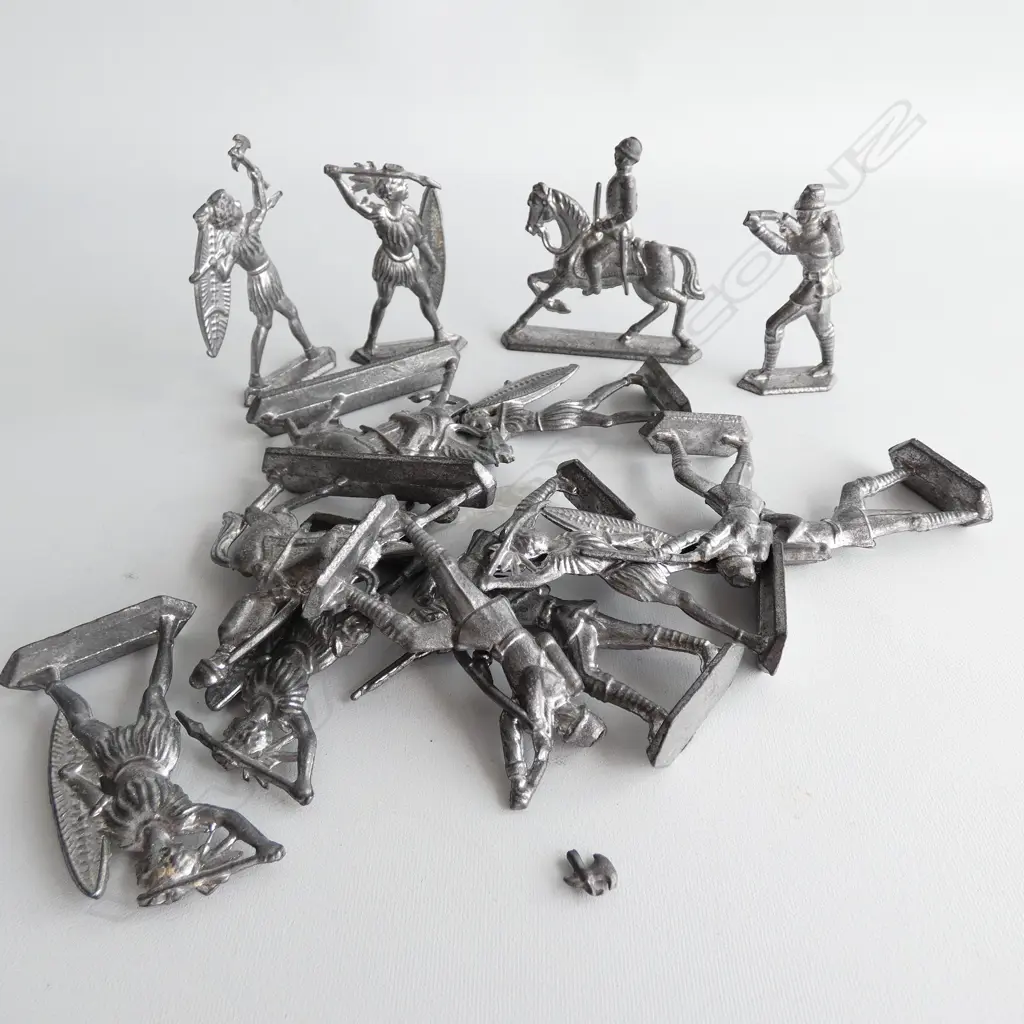 ASSORTED LEAD SOLDIERS ON HORSE BACK ETC Image 1++