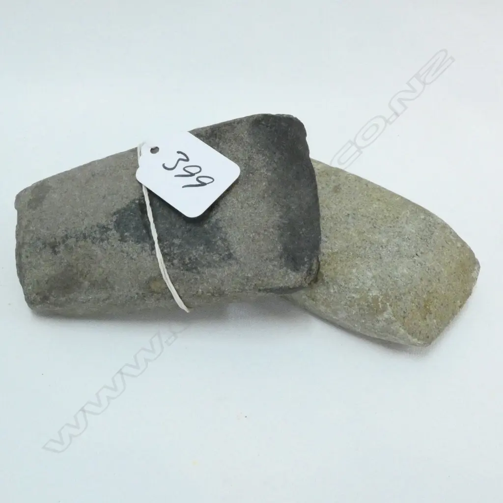 2 PACIFIC STONE ADZES L.12 & 10cm Image 1++