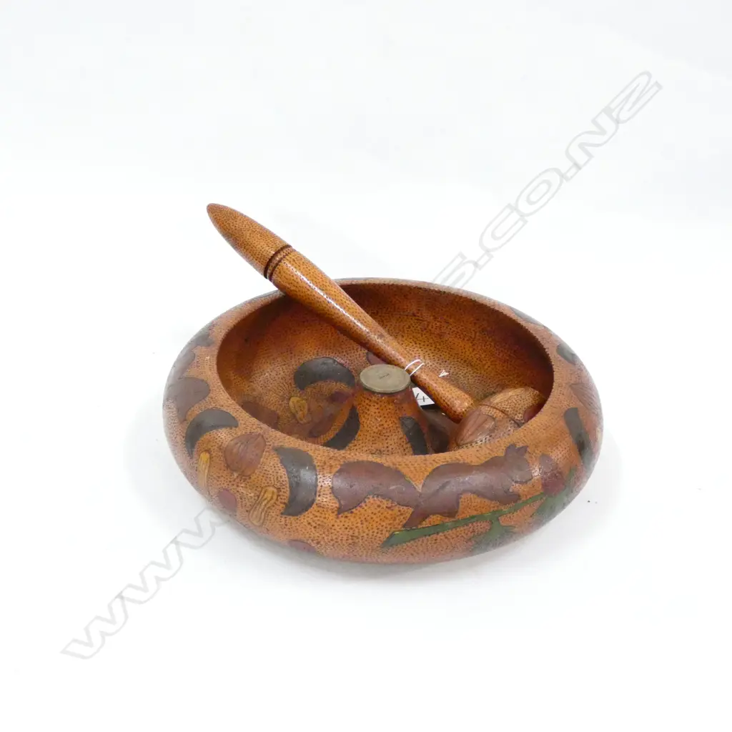 POKER WORK NUT BOWL AND HAMMER Image 1++