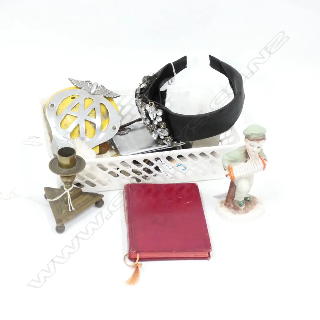 LOT PRAYER BOOK/WHISTLE/CORK SCREW /AA BADGE/ETC Image 1++