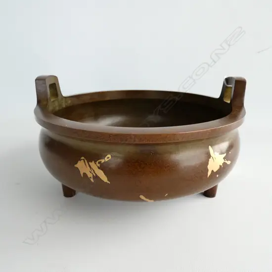 CHINESE BRONZE CENSER WITH GOLD SPLASHES, 6 CHARATER MARK TO THE BASE. Dia.150mm
