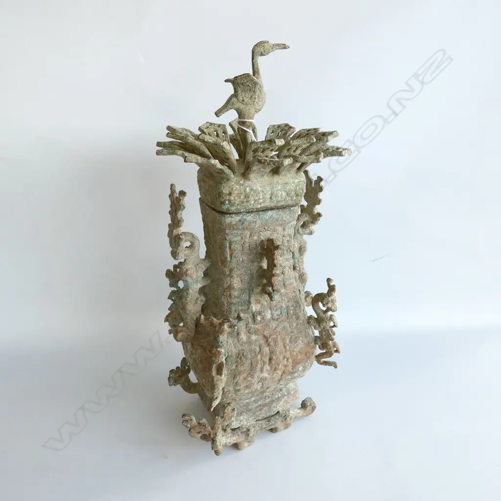 CHINESE BRONZE ARCHAIC-STYLE LIDDED URN, H.330mm Image 1++