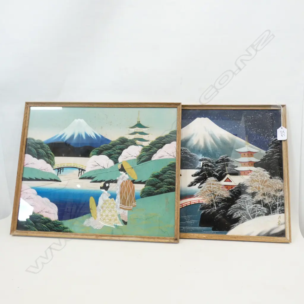 PR OF JAPANESE PAINTINGS ON SILK H 360 MM glass broken Image 1++