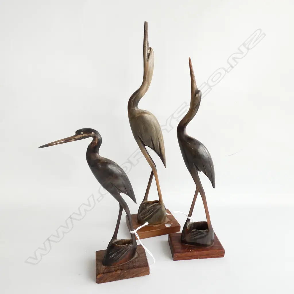 3 CARVED HORN BIRDS H. 310MM Image 1++