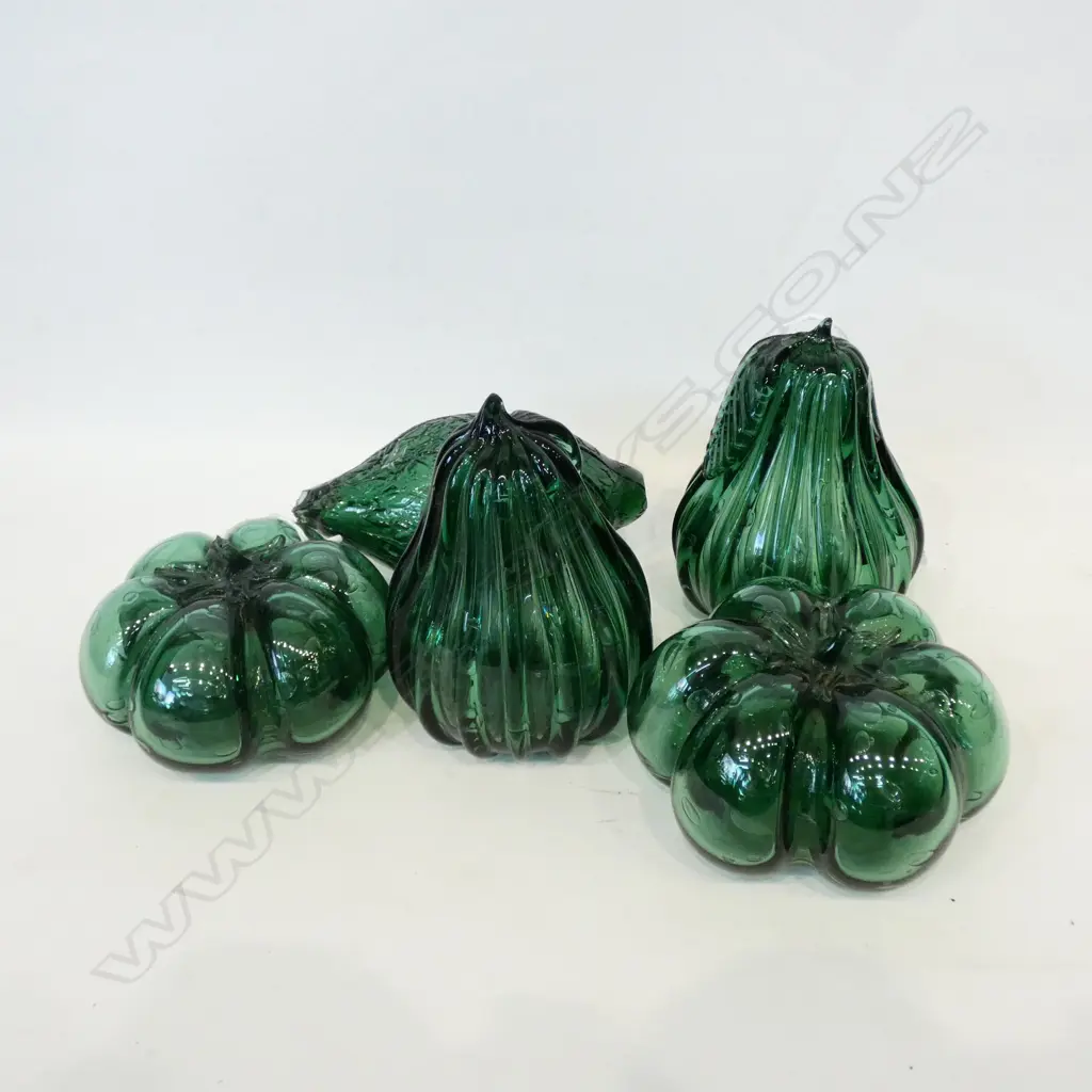 5 GREEN GLASS FRUITS; PR PEARS, PR TOMATOES, LEMON MINOR AF Image 1++