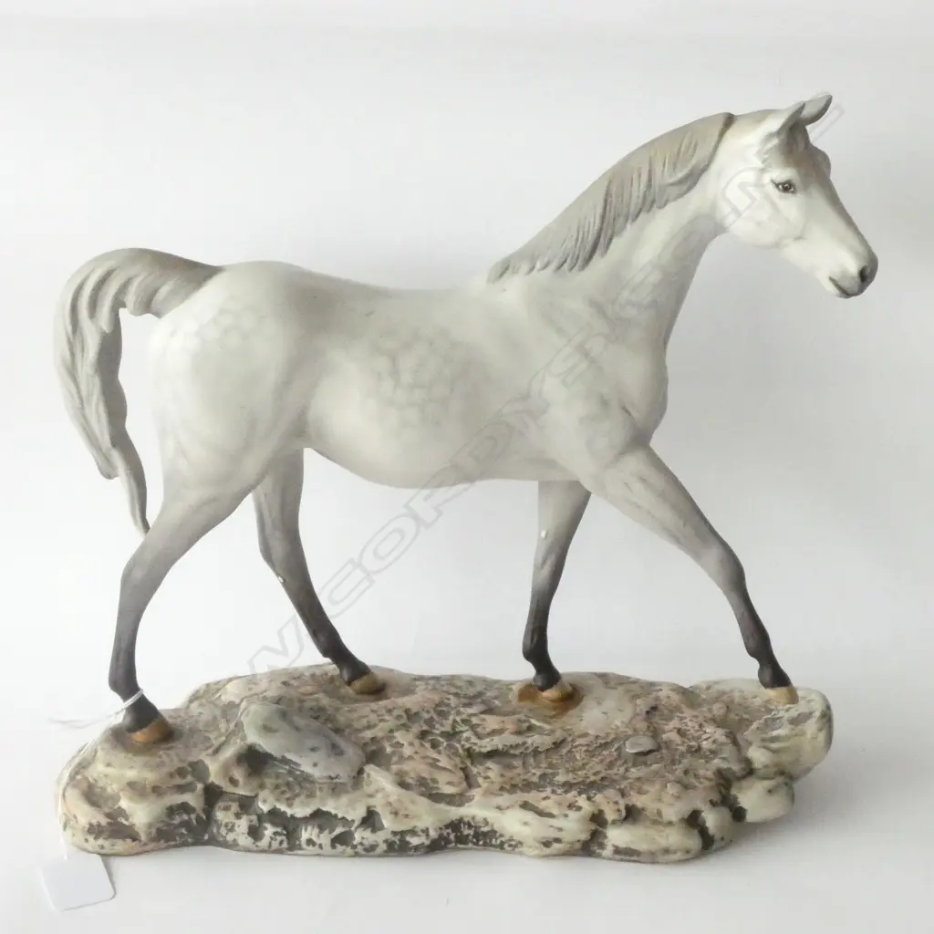 R/DOULTON HORSE L. 320MM Image 1++