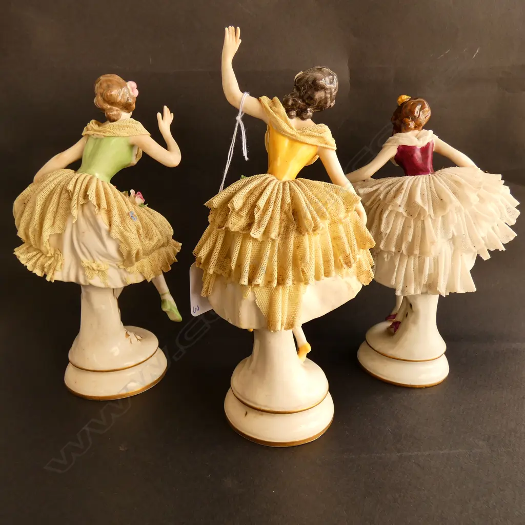 3 VINTAGE GERMAN CRINOLIN LACE LADY FIGURES Image 1++
