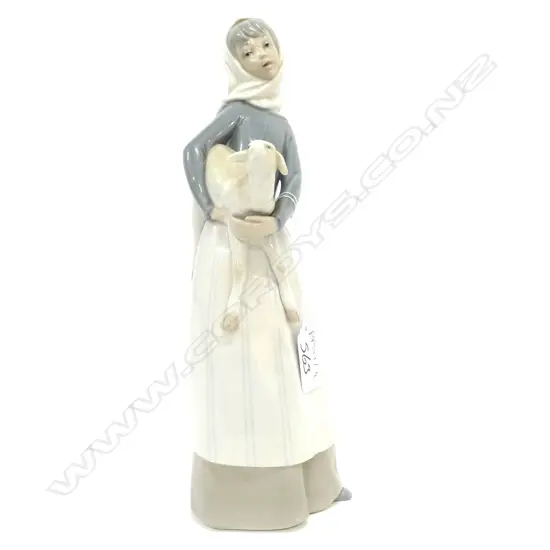 LLADRO FIGURE WOMAN WITH LAMB H. 270MM