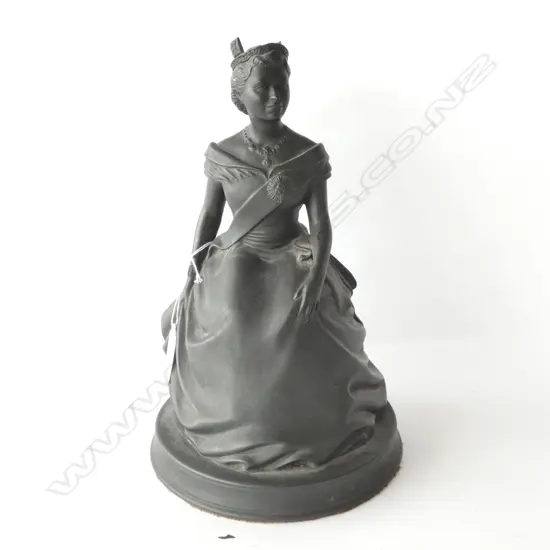 BLACK BASALT PORCELAIN QUEEN ELIZABETH H. 250MM CROWN FAULTS