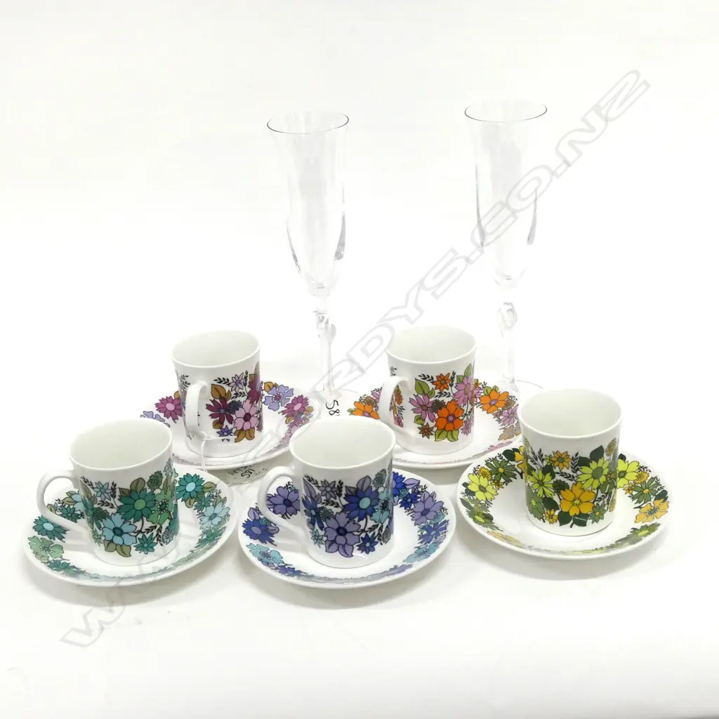 SET OF 5 ELIZABETHIAN 'PORTOBELLO' COFFEE CUPS & SAUCERS + 2 CHAMPAGNE FLUTES Image 1++