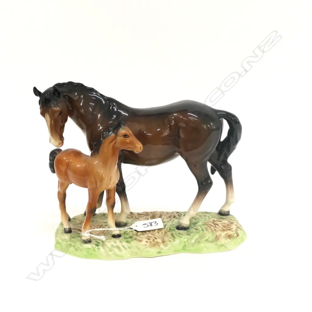 BESWICK HORSE & FOAL ORNAMENT L. 220MM Image 1++